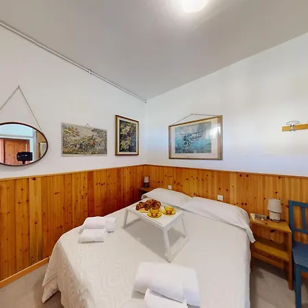Maria Elena By Bookinggardalake Apartment